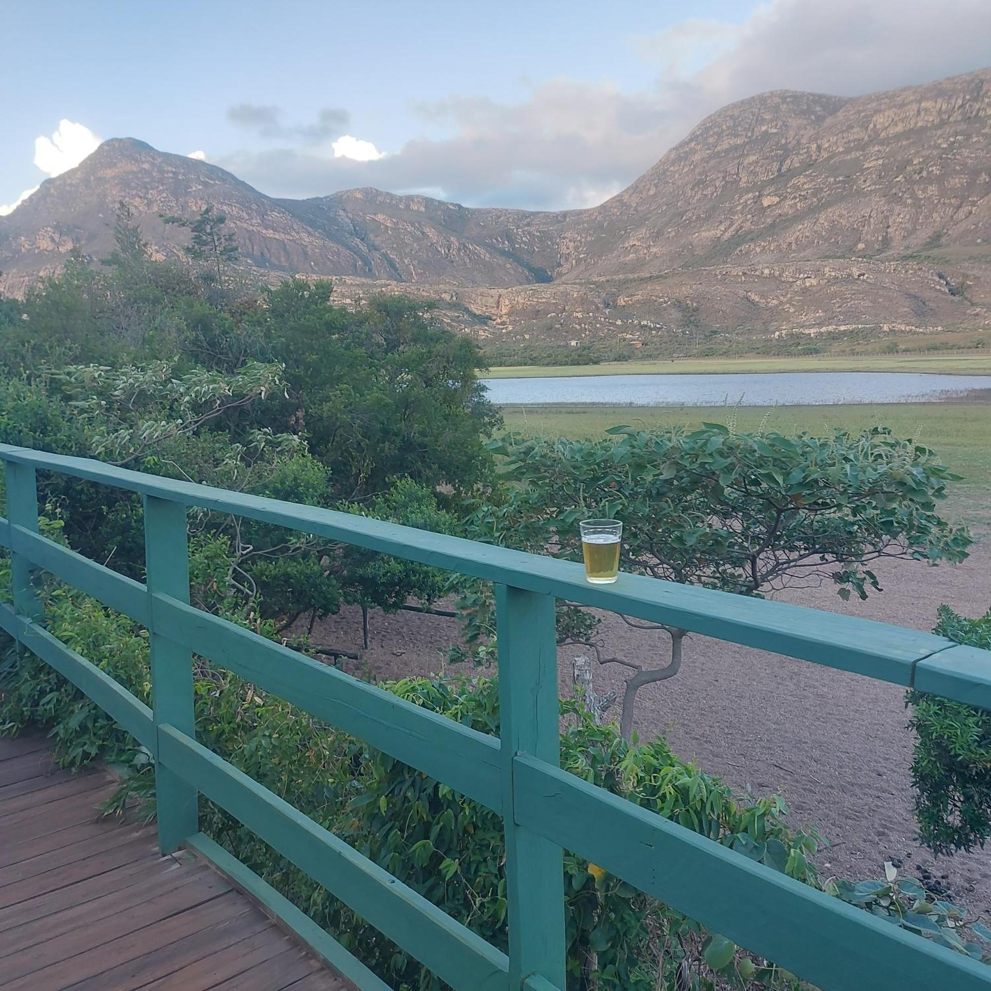 Suítes,Aparts,Chalés e casas da Praia Santana Do Riacho Exterior foto
